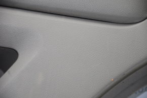 Обшивка двери карточка задняя правая Ford Explorer 11-15 дорест сер с сер вставкой кожа, отслоилась кожа, тычки, царапины