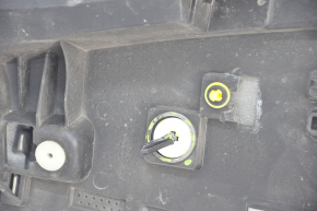 Спойлер двери багажника Volvo XC90 16-22 сломана направляйка