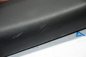 Обшивка двери карточка задняя левая Fiat 500L 14- черная с коричневой вставкой кожа, отслоилась кожа, царапины