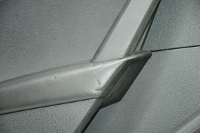 Обшивка двери карточка задняя левая VW Passat b7 12-15 USA черн с черн вставкой пластик, подлокотник кожа, молдинг серый глянец, тычки