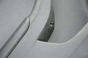Обшивка двери карточка задняя левая VW Jetta 11-18 USA черн с черн вставкой пластик, подлокотник кожа, молдинг черный структура, царапины