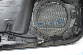 Обшивка двери карточка задняя правая VW Passat b7 12-15 USA черн с черн вставкой кожа, подлокотник кожа, молдинг серый глянец, слом креп