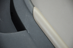 Обшивка двери карточка задняя правая VW Jetta 11-18 USA черн с корич вставкой пластик, подлокотник кожа, молдинг черный структура, царапины