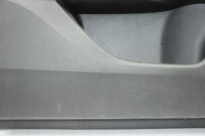 Обшивка двери карточка передняя левая Honda Accord 13-17 черн с черн вставкой тряпка, подлокотник тряпка, молдинг ручки тип 1, царапины, под химчистку, без отражателя