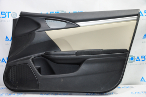 Обшивка двери карточка передняя правая Honda Civic X FC 16-21 4d тряпка черная с беж вставкой пластик, царапины, под химчистку