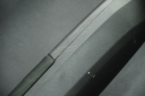 Обшивка двери карточка задняя левая Honda Accord 13-17 черн с черн вставкой тряпка, подлокотник тряпка, затерта