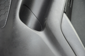 Обшивка дверей картка зад прав Mazda 3 14-18 BM чорн з чорною вставкою ганчірка, підлокітник пластик, подряпини