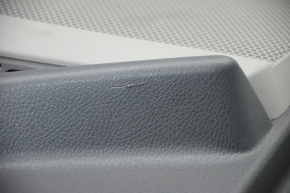 Обшивка дверей картка перед правою Toyota Camry v70 18- темно-сір з темно-сір вставкою пластик, підлокітник гума, подряпини, тички