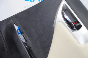 Обшивка двери карточка задняя правая Lexus CT200h 11-17 черн с беж вставкой кожа, трещина, слом креп, царапины