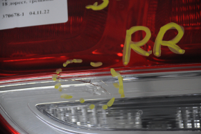 Фонарь внутренний крышка багажника правый Kia Sorento 16-18 дорест, трещины
