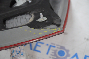 Ліхтар внутрішній кришка багажника правий Honda Accord 13-15 відламано фрагмент корпусу