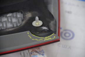 Ліхтар внутрішній кришка багажника правий Honda Accord 13-15 подряпини, відламано фрагмент корпусу