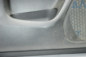 Обшивка двери карточка передняя левая Nissan Pathfinder 13-20 черн с черн вставкой тряпка, подлокотник тряпка, молдинг черн глянец, царапины, под химчистку