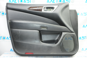 Обшивка двери карточка передняя левая Nissan Pathfinder 13-20 черн с черн вставкой кожа, подлокотник кожа, молдинг под дерево глянец, под память сидений, надрывы, царапины