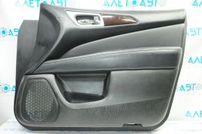 Обшивка двери карточка передняя правая Nissan Pathfinder 13-20 черн с черн вставкой кожа, подлокотник кожа, молдинг под дерево глянец, царапины, без отражателя, тычки