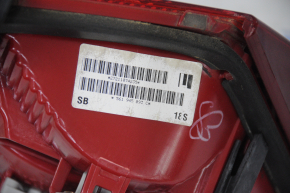 Ліхтар внутрішній кришка багажника лівий VW Passat b7 12-15 USA дефект скла по кромці