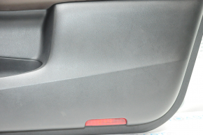 Обшивка двери карточка передняя правая Infiniti JX35 QX60 13- черн с коричневой вставкой кожа, подлокотник кожа, молдинг под дерево глянец, царапины, тычки