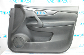 Обшивка двери карточка передняя правая Nissan Rogue 14-20 черн с черн вставкой пластик, молдинг графит глянец, подлокотник кожа, царапины