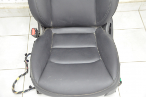 Сидіння водія Tesla Model 3 18- шкіра чорна, електро, подряпина