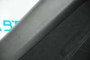 Обшивка двери карточка задняя левая Nissan Pathfinder 13-20 черн с черн вставкой тряпка, подлокотник тряпка, царапины