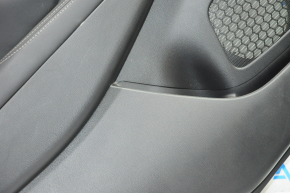 Обшивка двери карточка задняя левая Nissan Murano z52 15-18 черн с черн вставкой кожа, молдинг серый глянец, надрыв, царапины