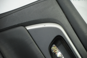 Обшивка дверей картка задня права Nissan Altima 13-18 чорна з чорною вставкою шкіра, подряпини