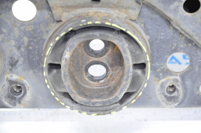 Подрамник задний Toyota Sequoia 08-16 порван сайлент редуктора