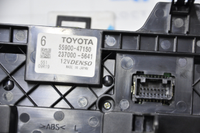 Управление климат-контролем Toyota Prius V 12-17 затерта накладка и джойстик