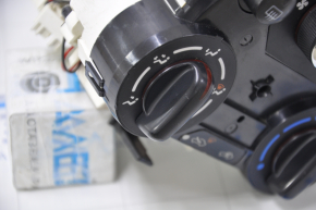 Управление климат-контролем Nissan Versa 15-19 usa manual царапины на крутилках