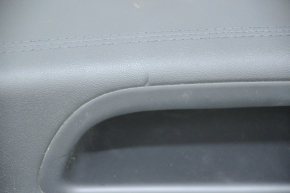Обшивка дверей картка зад прав Hyundai Santa FE 19-20 чорна, вм'ятини на шкірі