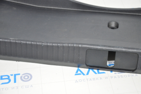 Накладка проема багажника Lexus ES300h ES350 13-18 царапины, запилена, затерта