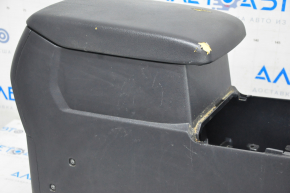 Консоль центральная подлокотник Toyota Highlander 08-13 черн, надрывы, царапины