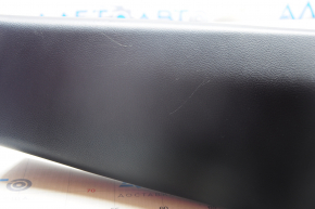 Накладка центральной стойки нижняя правая Lexus CT200h 11-17 черн, царапины