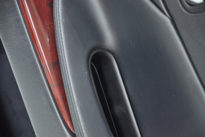 Обшивка дверей картка задня права Lexus GS300 GS350 GS430 GS450h 06-07 чорна, червоне дерево подряпини та надриви на шкірі
