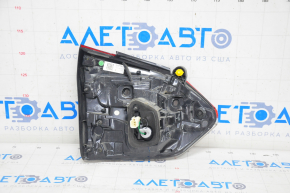 Ліхтар внутрішній кришка багажника правий Subaru Forester 19- SK розбите скло