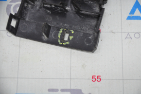 Кріплення швидкознімання батареї Tesla Model S 12-20 зламані засувки