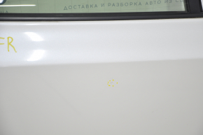 Дверь в сборе передняя правая Toyota Prius V 12-17 белый keyless 070 тычка