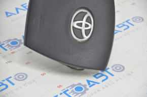 Подушка безпеки airbag в кермо водійська Toyota Prius V 12-17 прим'ята