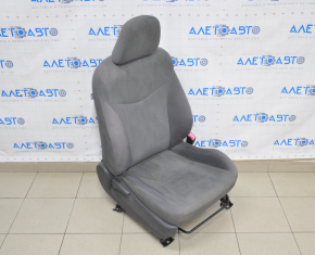 Пасажирське сидіння Toyota Prius V 12-17 без airbag, механіч, велюр темно-сіре
