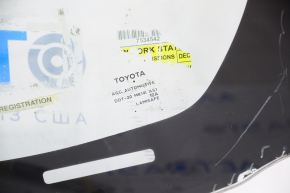 Лобовое стекло Toyota Prius 30 10-15 воздух по кромке, надрыв