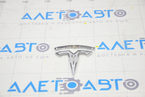 Эмблема значок T задняя Tesla Model S 12-20 трещина, полез хром