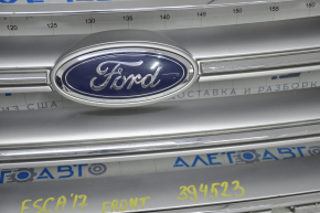 Решітка радіатора grill Ford Escape MK3 17-19 рест сіра з хромом з емблемою запиляна, пісок