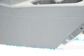 Консоль центральная подлокотник и подстаканники VW Jetta 19- кожа черн, черн строчка, царапины