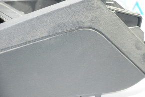 Консоль центральна підлокітник та підсклянники VW Jetta 11-18 USA черн без підлокітника, без заглушки, подряпини