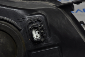 Фара передня ліва гола Ford Escape MK3 13-16 дорест галоген, з накладкою, під полірування