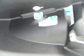 Накладка задней стойки нижняя левая Chevrolet Cruze 11-15 черн, царапины