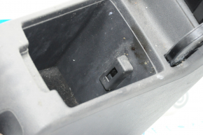 Консоль центральна підлокітник та підсклянники VW Jetta 11-18 USA шкіра чорна, під підлокітник, під кнопку відкриття замків, під блок мультимедії тип 2, подряпини
