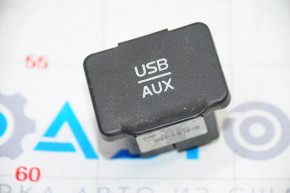 USB Hub, AUX Nissan Versa Note 13-19
