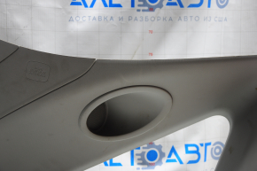 Накладка задньої стійки ліва Acura MDX 14-20 сіра під пищалку, злам креп, подряпини, побілів пластик