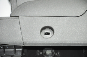 Консоль центральная подлокотник и подстаканники Ford Fiesta 11-19 черн, затерта, царапины